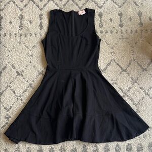 Love...ady Black Sleeveless Scoop Neck Mini Dress